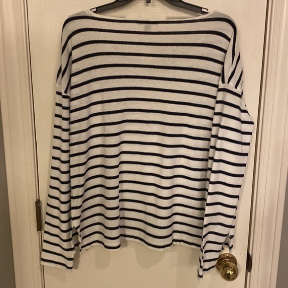 NWOT black and white stripped J.Crew top size medium​ - Picture 2 of 4